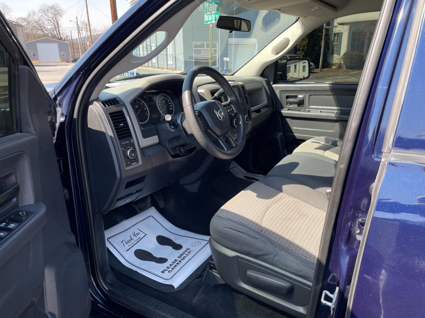 2012 blue Dodge Ram 1500 ST Crew Cab 4WD (1C6RD7KT4CS) with an 5.7L V8 OHV 16V engine, 6-Speed Automatic transmission, located at 101 N. Main Street, Muncy, PA, 17756, (570) 546-5462, 41.207691, -76.785942 - Photo#6